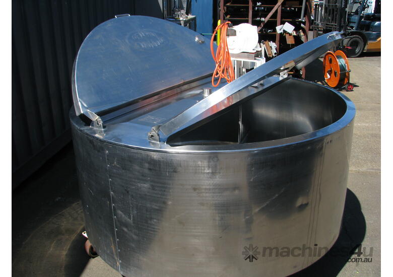 caption Stainless Steel Jacketed Tank Vat Milk with Agitator - 1100L - Myttons