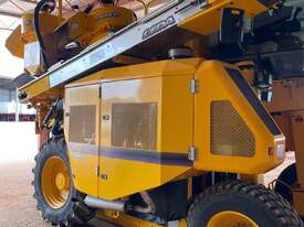 LEDA P-16 Self Propelled Grape Harvester - picture1' - Click to enlarge