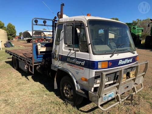 Nissan UD Crane Truck