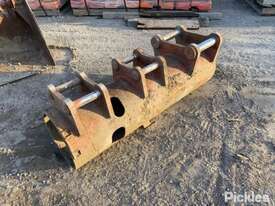 Cylinder Attachment To Suit Various Excavators. - picture0' - Click to enlarge