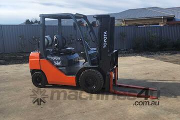 Forklift Toyota 2.5T Container Mast