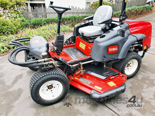 Toro Groundsmaster 360 Quad-steer 4WD mower with 72 inch cutting deck