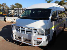 2006 TOYOTA COMMUTER 200 SERIES MINI BUS - picture1' - Click to enlarge