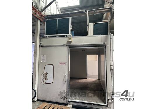 Large Commercial Freezer Rooms 