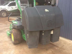 John Deere Z915B Zero Turn Lawn Equipment - picture0' - Click to enlarge