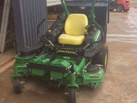 John Deere Z915B Zero Turn Lawn Equipment - picture1' - Click to enlarge