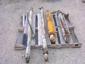 Hydraulic rams/cylinders - picture0' - Click to enlarge