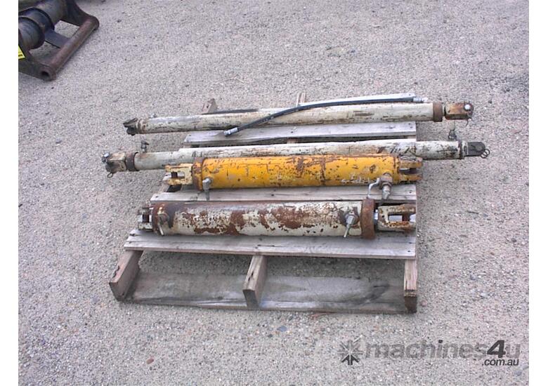 Used custom built Hydraulic rams cylinders Hydraulic Ram in , Listed