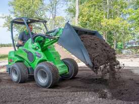 AVANT 528 Articulated Loader with 4 in 1 BUCKET  - picture0' - Click to enlarge