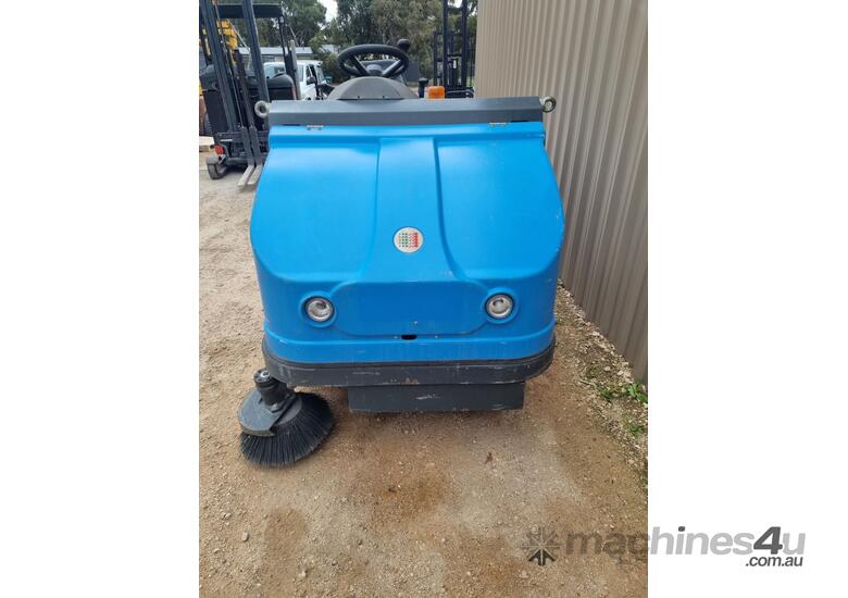 Used 2014 fimap 2014 Fimap Ride On Sweeper with Low Hours Ride On