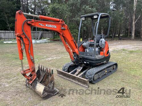 Excavator kubota u25