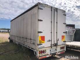 2001 Mitsubishi Fuso Fighter FM600 - picture1' - Click to enlarge