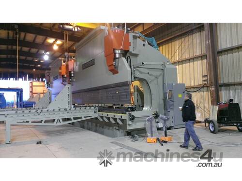 caption ACCURPRESS Absolute 2000 Tonne 12 Metre Press Brake