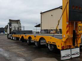 Ex Fleet Vehicle | Prime Mover with Low bed Tri Axle Drop Deck Widening to 3.5m Trailer - picture0' - Click to enlarge