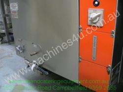 caption Waldorf SHC00008 - Used Steamer