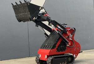 UHI Honda Engine 23HP 30T(TRACKED) Skid Steer 900kg Operating Weight with 4in1 Bucket