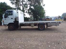 Isuzu Flat bed truck - picture2' - Click to enlarge