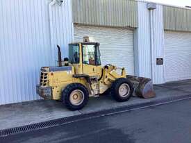 komatsu WA120-3 loader - picture0' - Click to enlarge