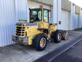 komatsu WA120-3 loader - picture0' - Click to enlarge