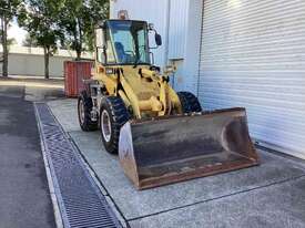 komatsu WA120-3 loader - picture1' - Click to enlarge