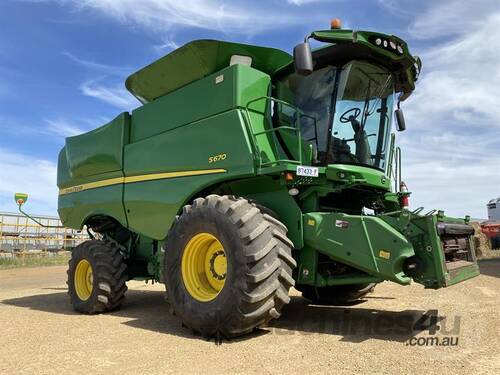 John Deere S670