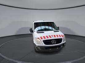2010 Mercedes-Benz Sprinter 319CDI Diesel - picture1' - Click to enlarge