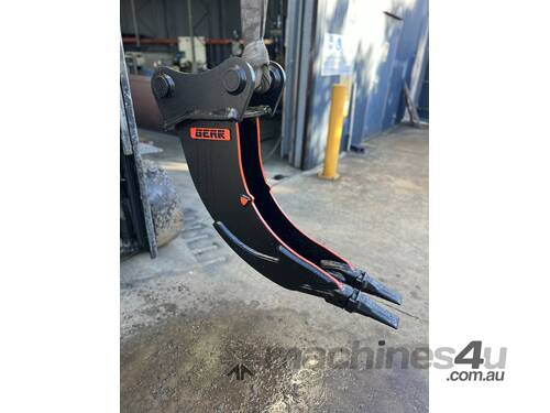 AUSTRALIAN MADE Trenching (banana) bucket 150mm 1.2 - 2.5T excavators