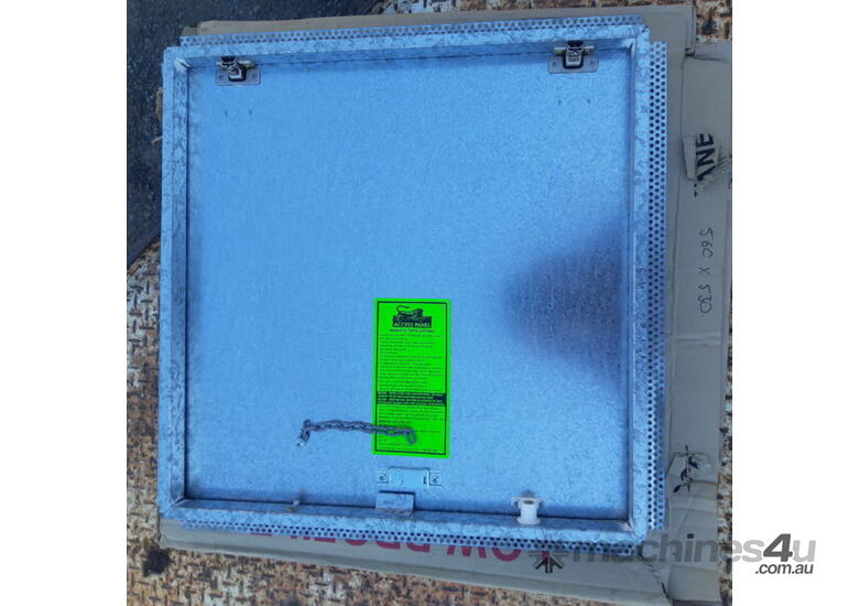 PANTHER Rondo low Profile access panel