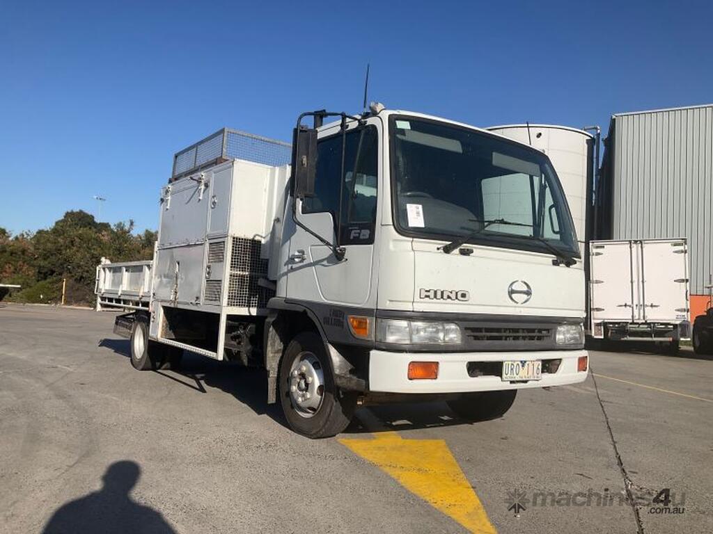 Buy Used 1999 Hino FB4J Fuel Tanker Truck in , - Listed on Machines4u