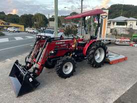 Case IH 50B tractor Low Hours with 4in1 Loader - picture0' - Click to enlarge