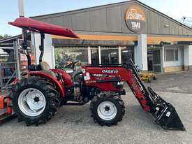 Case IH 50B tractor Low Hours with 4in1 Loader - picture2' - Click to enlarge