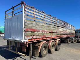 1988 McGrath 45' Tri-Axle Stock Trailer - picture18' - Click to enlarge