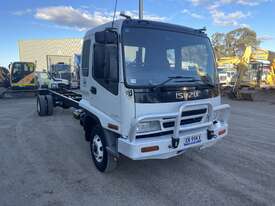 2004 Isuzu 8FF02 500 F3 (4x2) Cab Chassis - picture2' - Click to enlarge