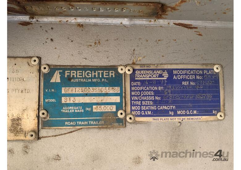 caption 1995 FREIGHTER ST3