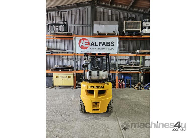 caption ALFABS - NEW Hyundai 2.5t Forklift LPG 25L-7A