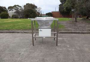 Stainless Steel Volumetric Screw Dry Material Feeder - AccuRate 300 Series