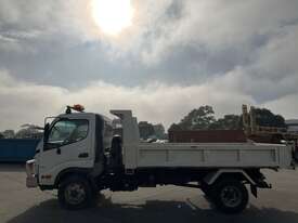 2008 Hino 300 816 Tipper - picture2' - Click to enlarge