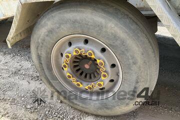 2016 BTE Tri Semi Concrete Agitator