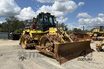 Caterpillar   825G Compactor