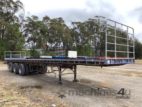 1987 Freighter Tri Axle Flat Top Trailer