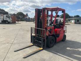 Nissan P1F2A25DU Counter Balance Forklift - picture1' - Click to enlarge