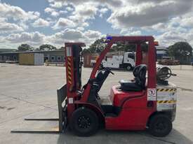 Nissan P1F2A25DU Counter Balance Forklift - picture2' - Click to enlarge