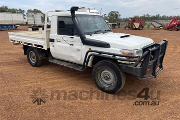 2016 Toyota Landcruiser Workmate Diesel (STATUTORY WRITE-OFF)