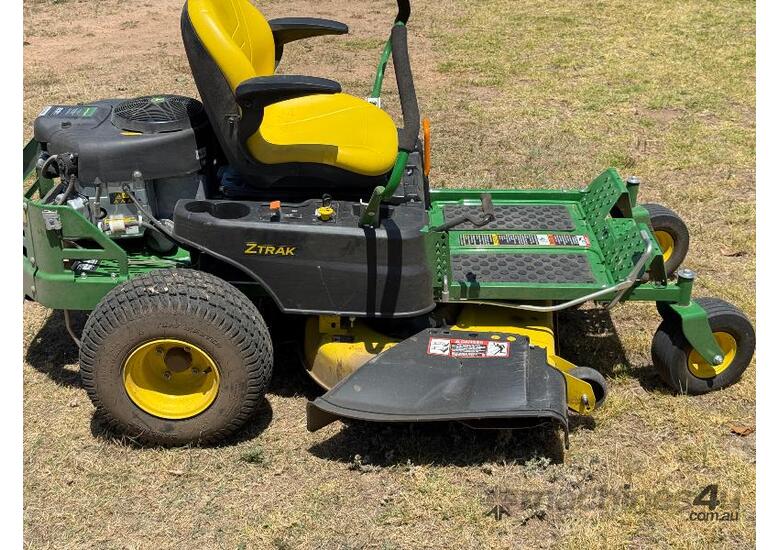 caption John Deere Z345R Zero Turn Mower