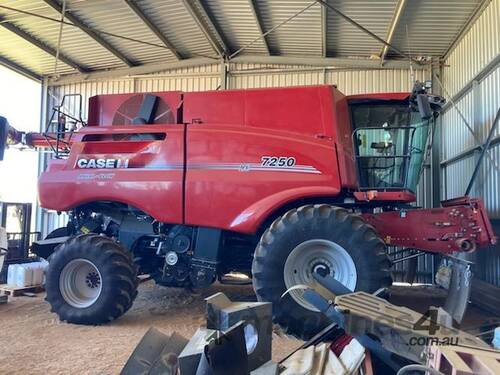 2021 Case IH 7250 Harvester & 2017 Case IH 3050 41' Vario Front