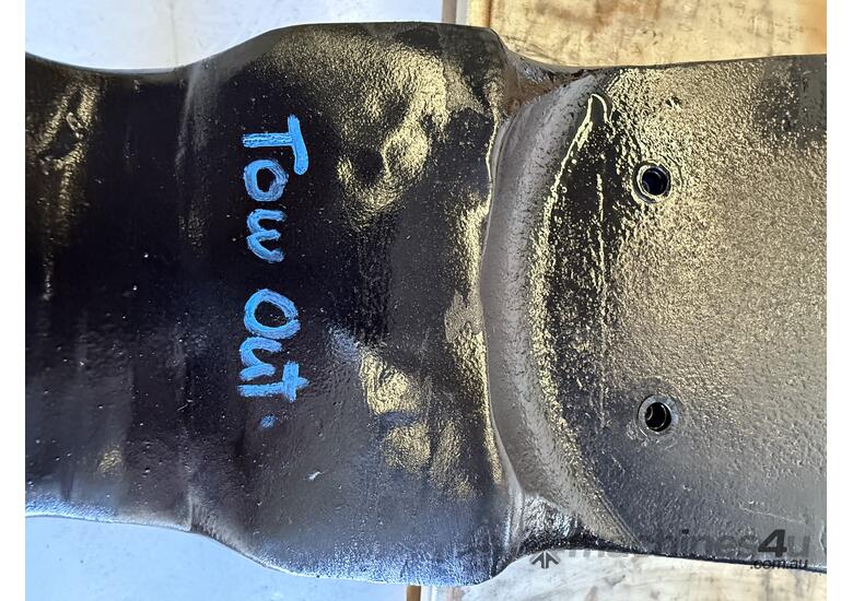 caption Cat D10 R/T equaliser bar 222-3682 Toe out
