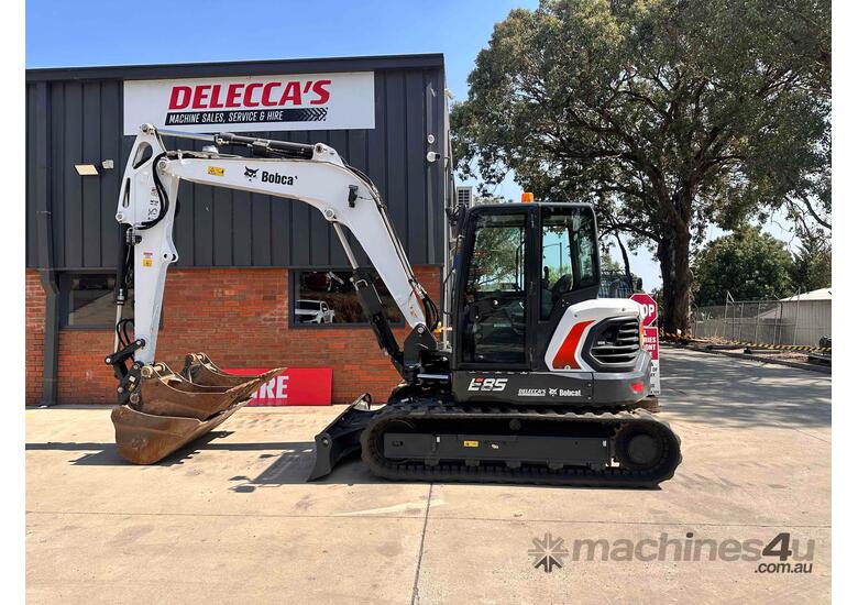 caption low hour 8.5t excavator