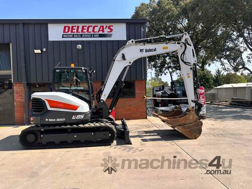 caption low hour 8.5t excavator