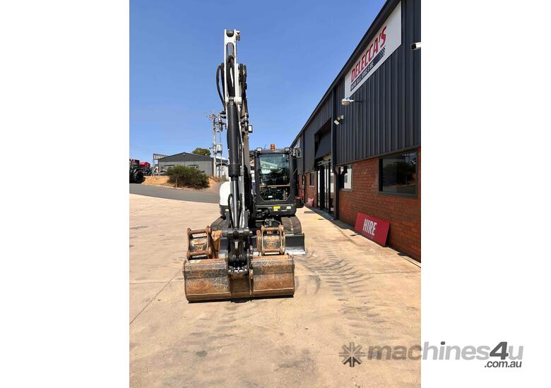 caption low hour 8.5t excavator