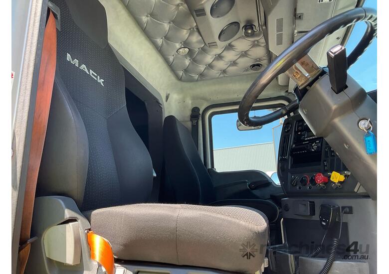 caption 2018 Mack Granite Prime Mover Sleeper Cab